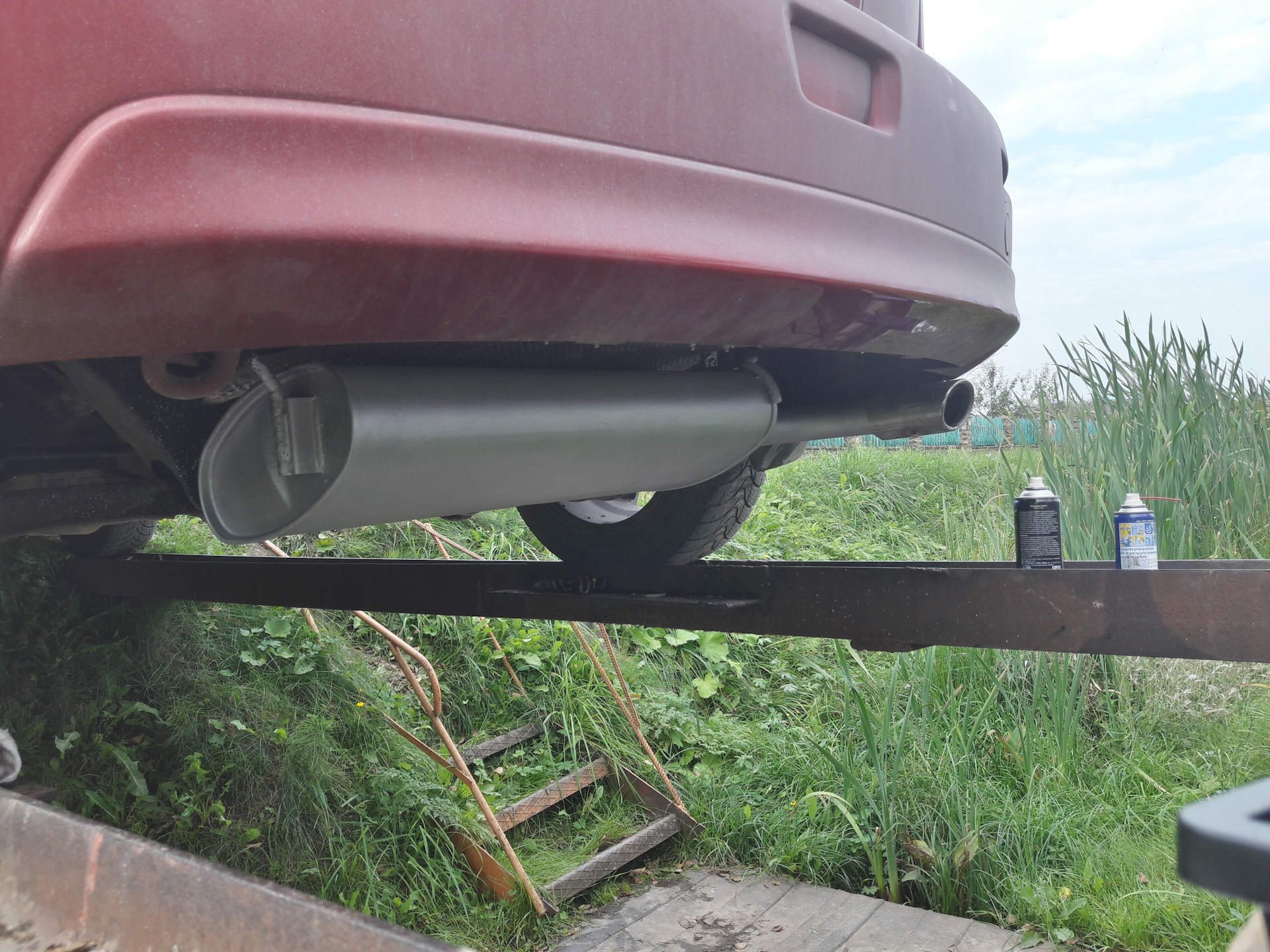 Покраска серебрянкой глушителя, замена задних втулок стабилизатора ...