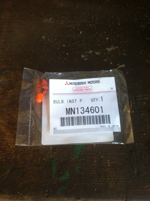 MN134601 ЛАМПОЧКА В ПАНЕЛЬ ПРИБОРОВ CS Mitsubishi | Запчасти на DRIVE2