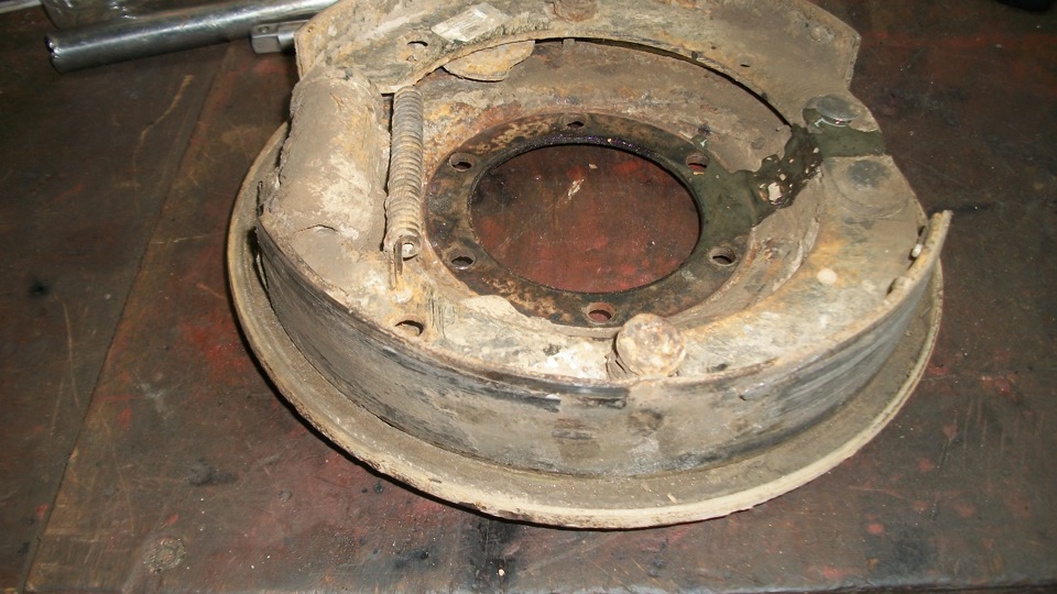 Профилактика задних барабанных тормозов — УАЗ 469, 2,5 л, 1983 года ...