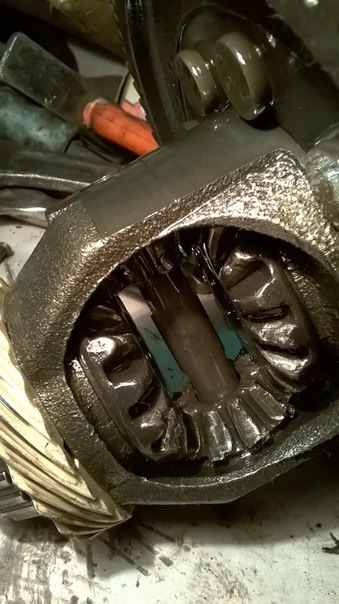 Wzl100dr редуктор моста. Заклинил дифференциал. Заклинил дифференциал. Редуктор ниссан навара д40. Дифференциал газ 31105.