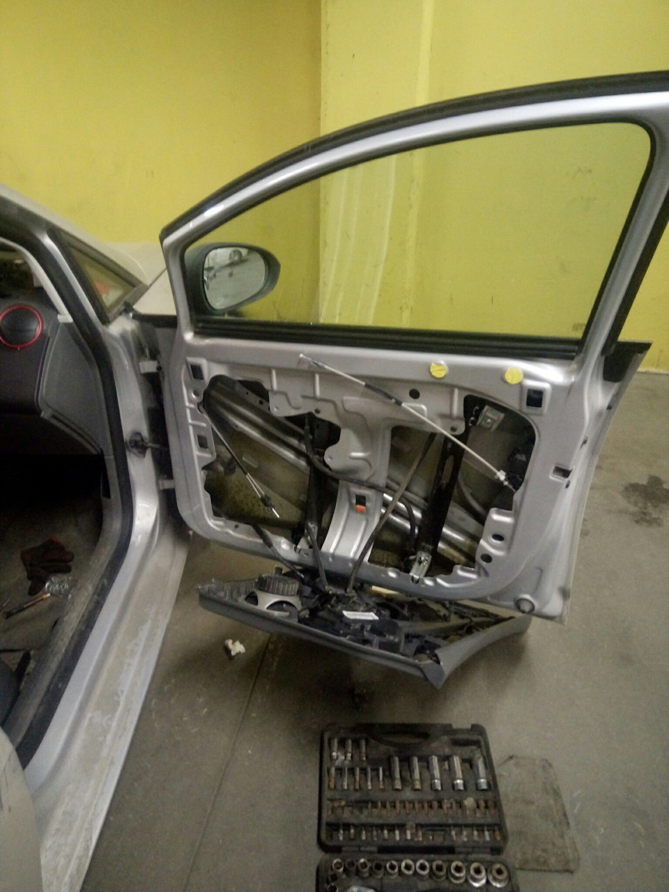 Виброшумоизоляция дверей — SEAT Ibiza (6J), 1,4 л, 2011 года | своими ...