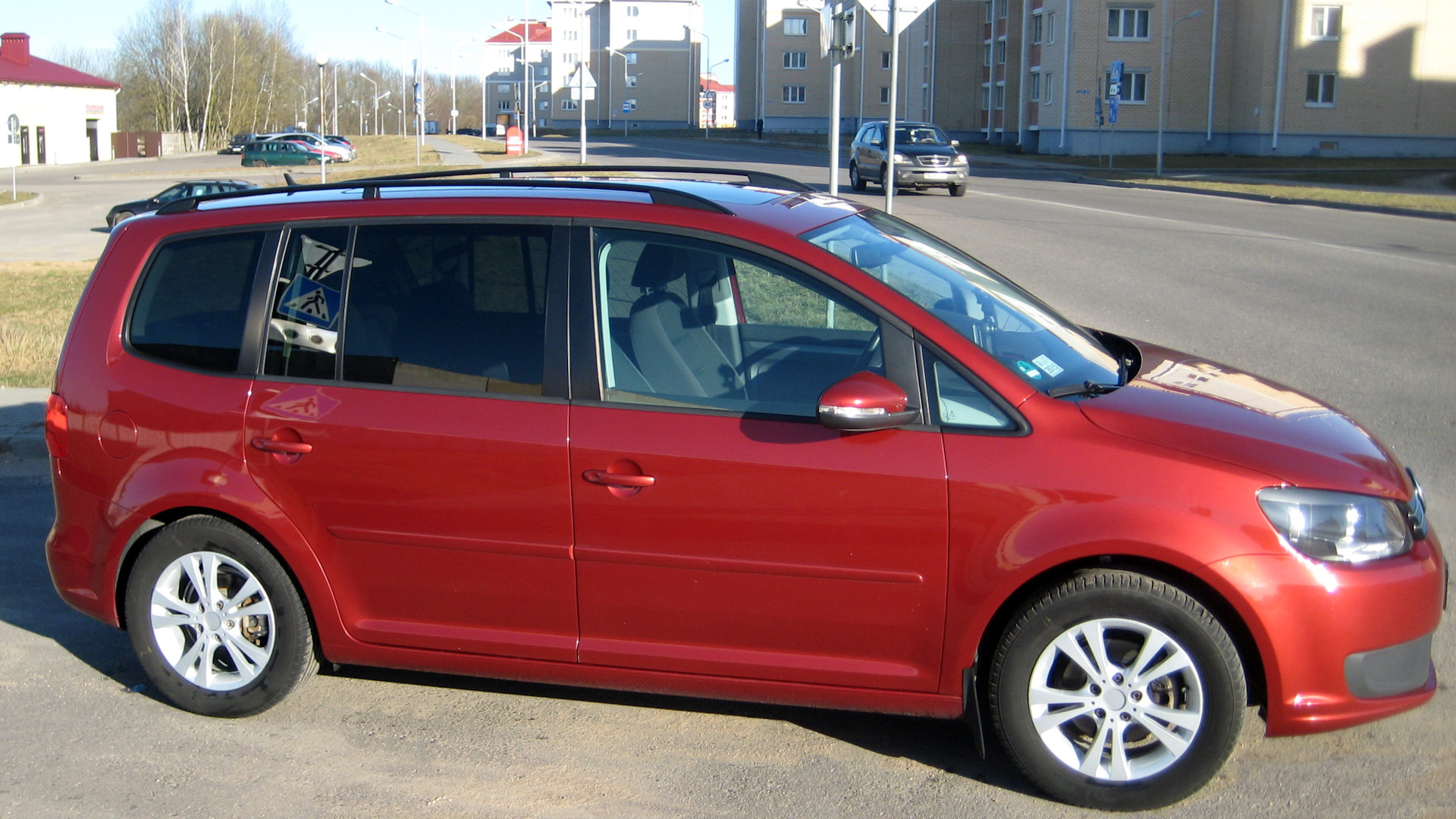 Продажа Volkswagen Touran (1G) 2011 (бензин, МКПП) — с историей  обслуживания — DRIVE2.RU