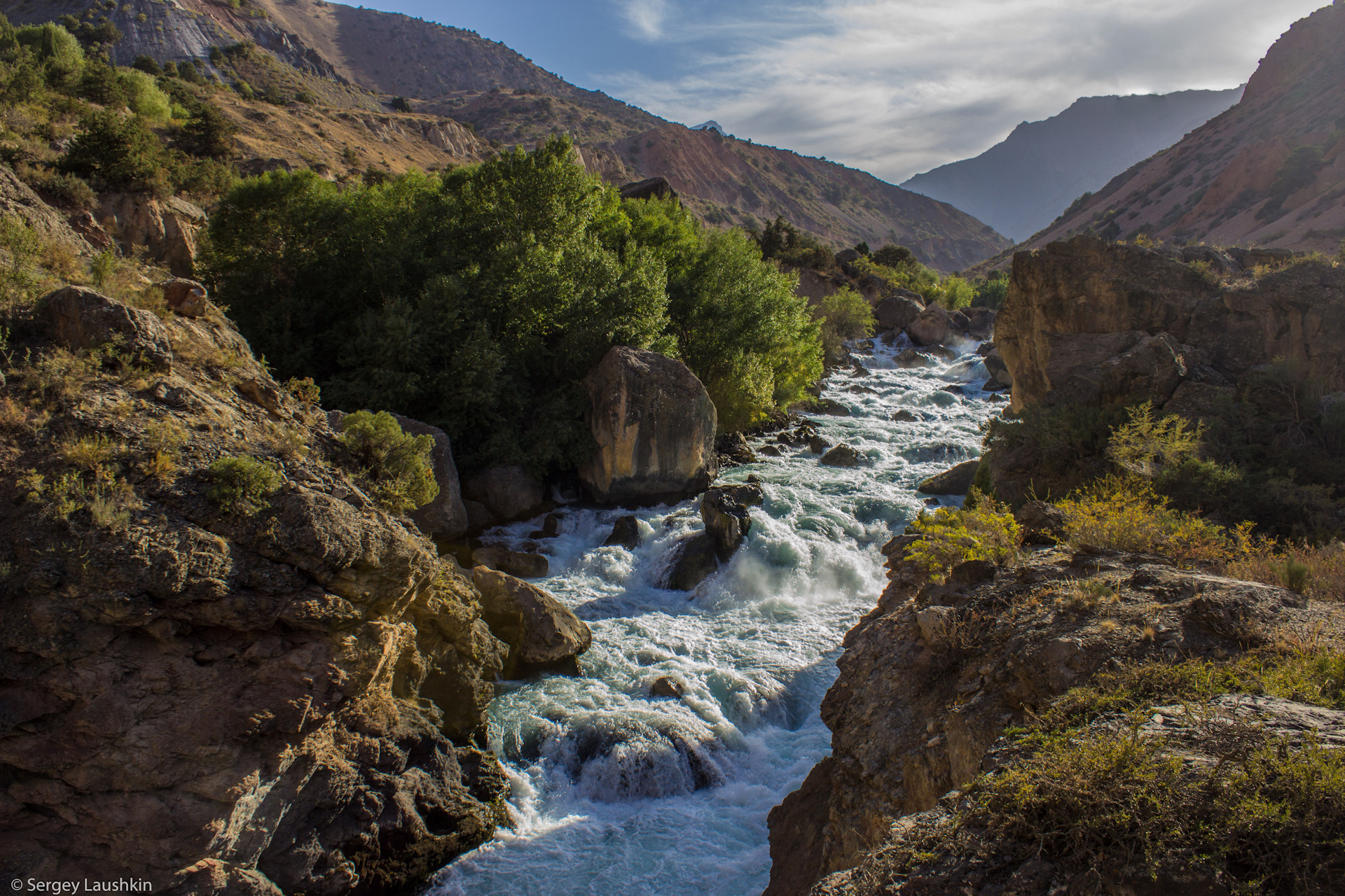 Водопад таджикистан фото