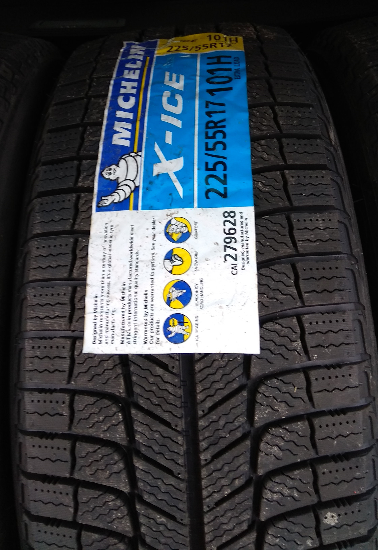 Michelin x ice 3 r17. 225/55/17 Michelin x-Ice Snow. Мишлен x Ice Snow r17 225 55. 225/60 R16 Michelin x-Ice. Michelin x Ice Snow 205/55 r16.