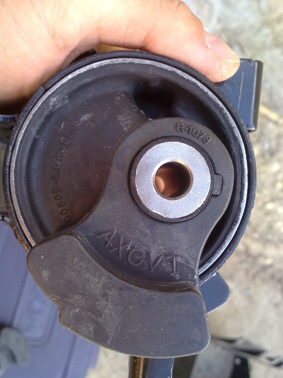 Подушка вариатора. Подушка вариатора cedia. Подушка вариатор. Подушка вариатора хонда фит gd1. Daihatsu mira l275 сайлентблок задней балки.