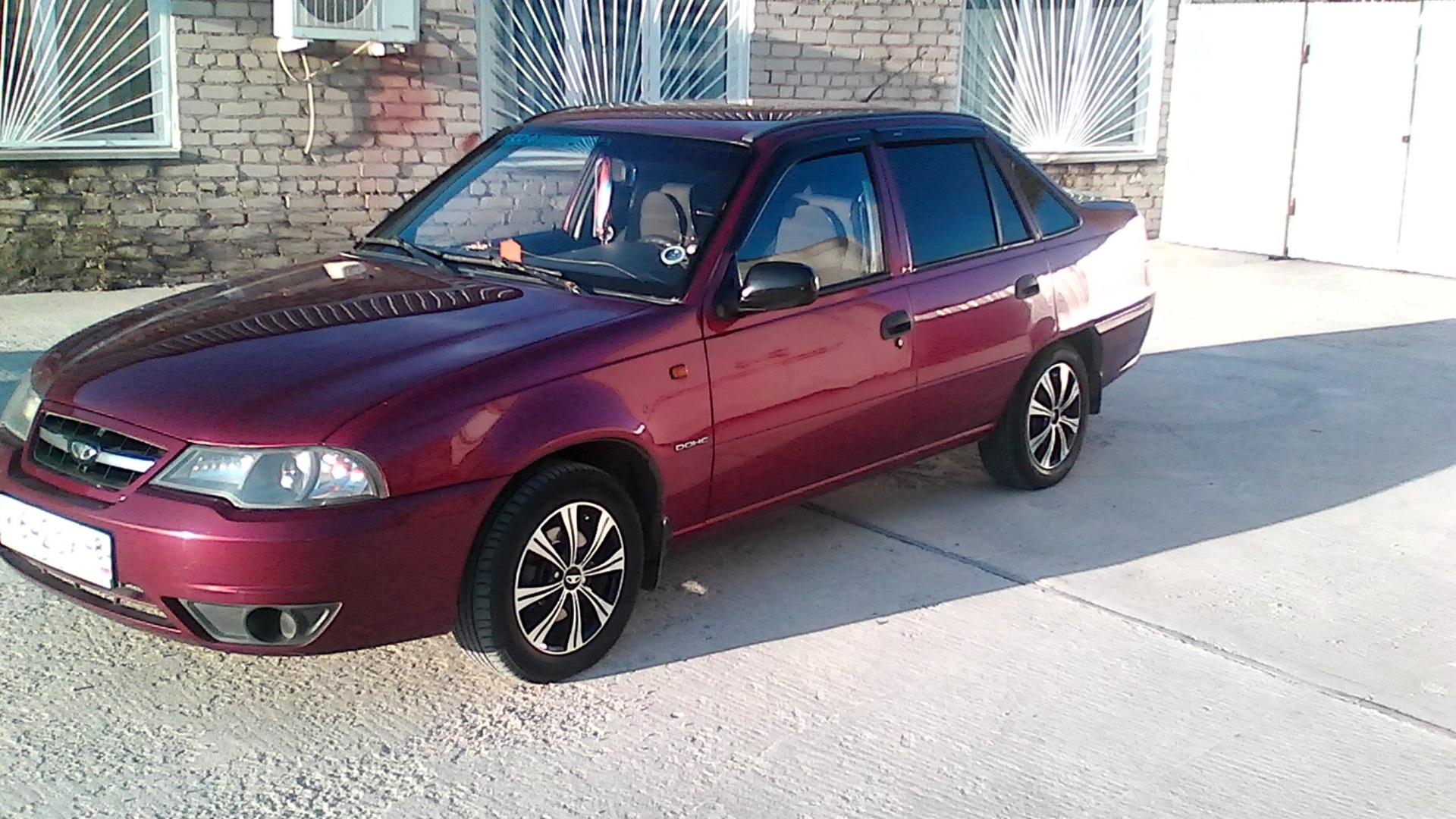 Daewoo Nexia 2 вишня