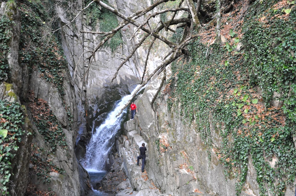 Кремасто неро водопад. Сочинский национальный парк водопад безымянный. Водопад безымянный Аибга. Аибга водопад Сочи. Водопады на реке Псоу.