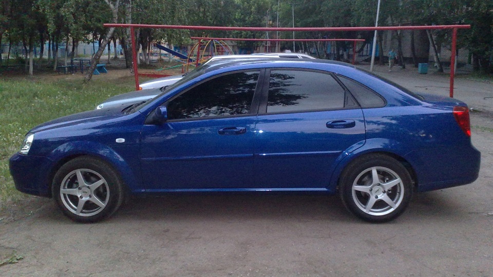 Chevrolet Lacetti синий хэтчбек r17 колеса