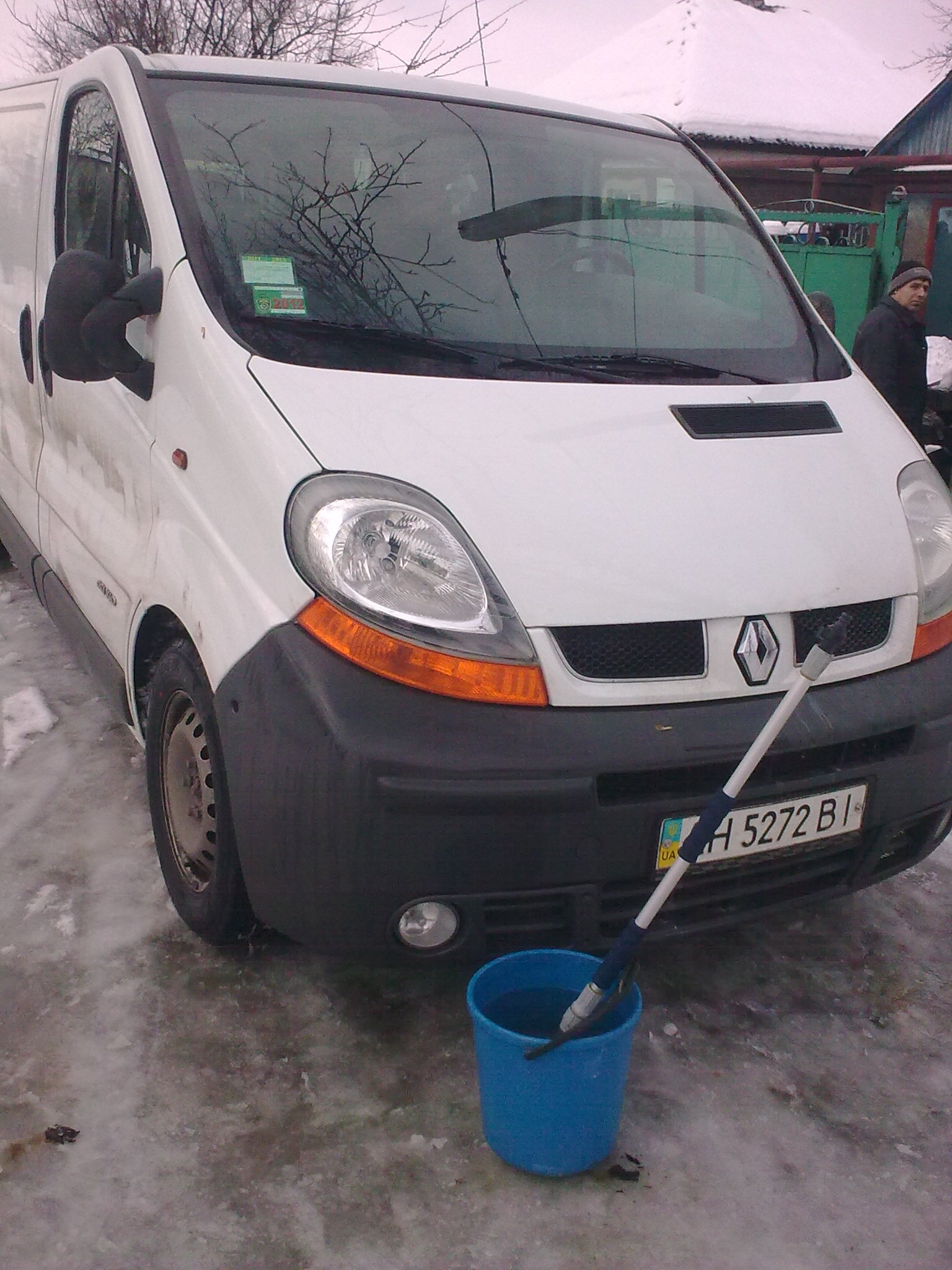 Мойка белого трафика — Renault Trafic (2G), 2,5 л, 2006 года | мойка |  DRIVE2