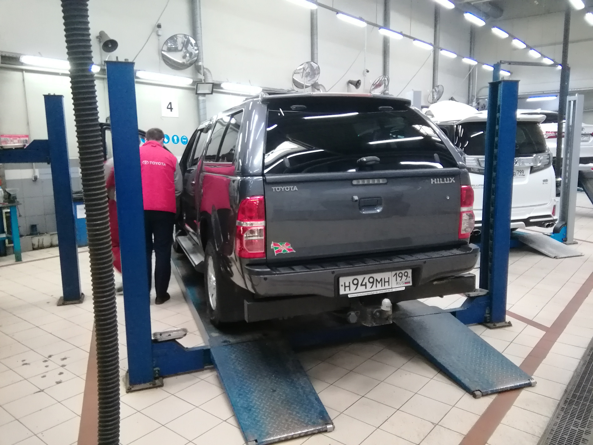 И снова криворукие. — Toyota Hilux (7G), 2,5 л, 2012 года | визит на сервис  | DRIVE2