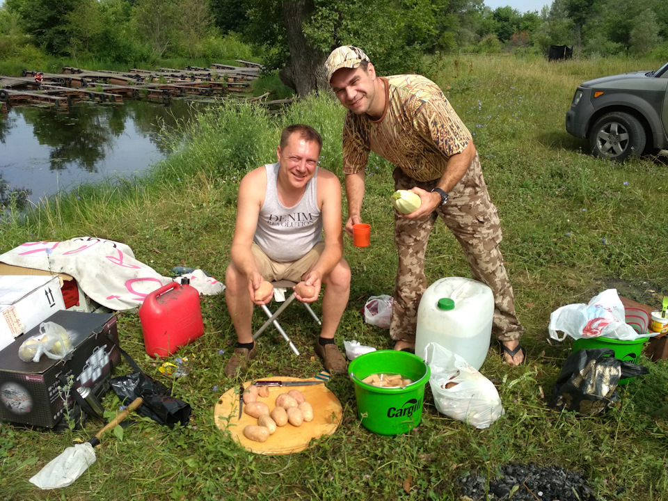 Василий и Миша колдуют с яйцами на завтрак — Honda Element