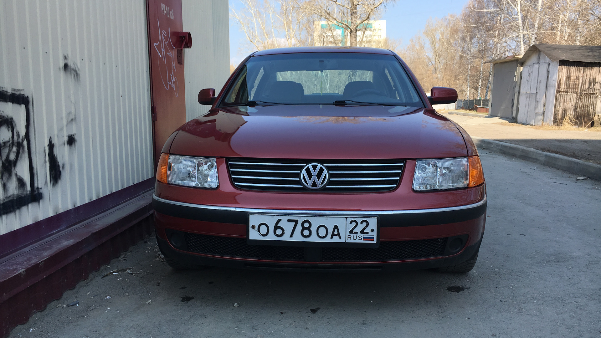 Volkswagen Passat B5 1.6 бензиновый 1999 | Красная машина на DRIVE2