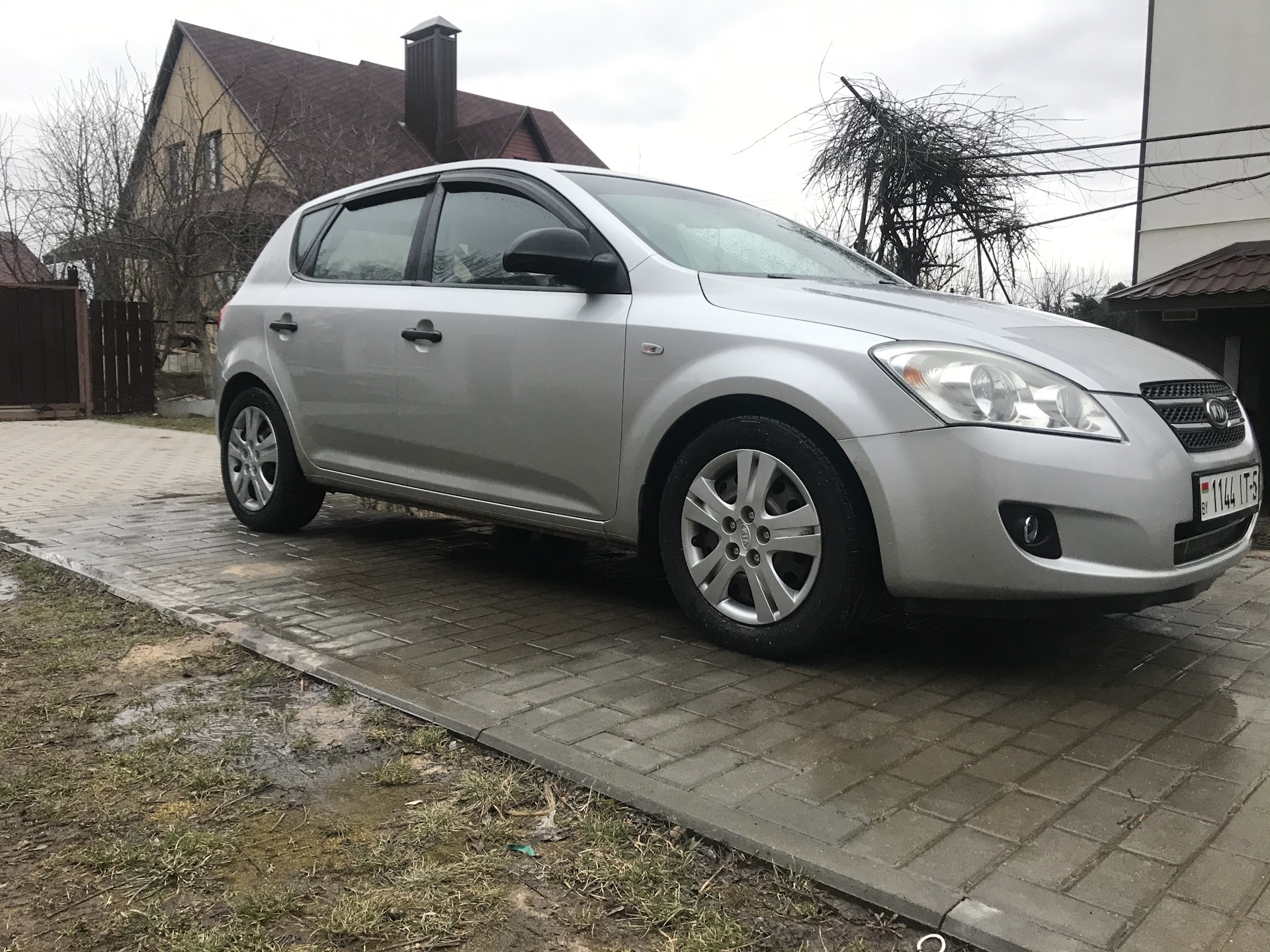 Шины 205 60 лето. Kia Ceed 205 60 16. 205/60 R16 на Ceed 1. 205/60 R16 Киа СИД 2008. 205 60 R16 Киа СИД.