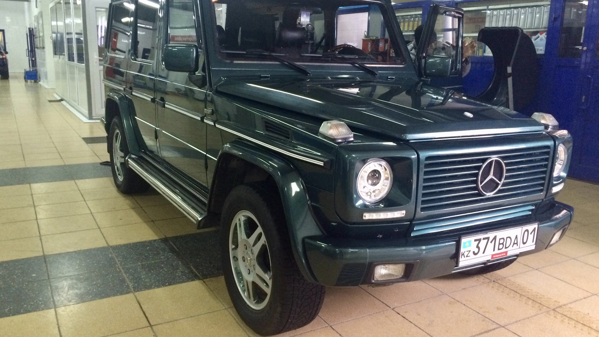 Mercedes-Benz G-Class (W463) 3.2 бензиновый 2000 | Зелёный металик на DRIVE2