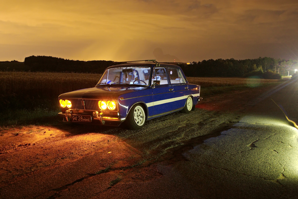 Олдскульный ВАЗ-2103 в ночи — DRIVE2