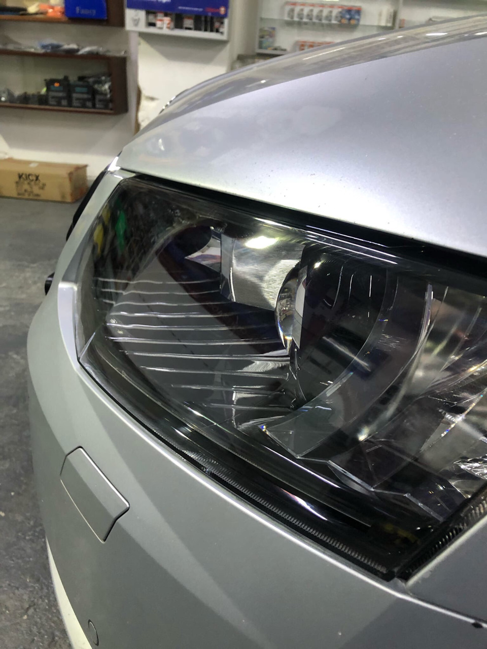 Как заменить стекло на фарах шкода рапид Замена стёкл основных фар, ламп - Skoda Octavia A7 Mk3, 1,8 л, 2013 года стайлин