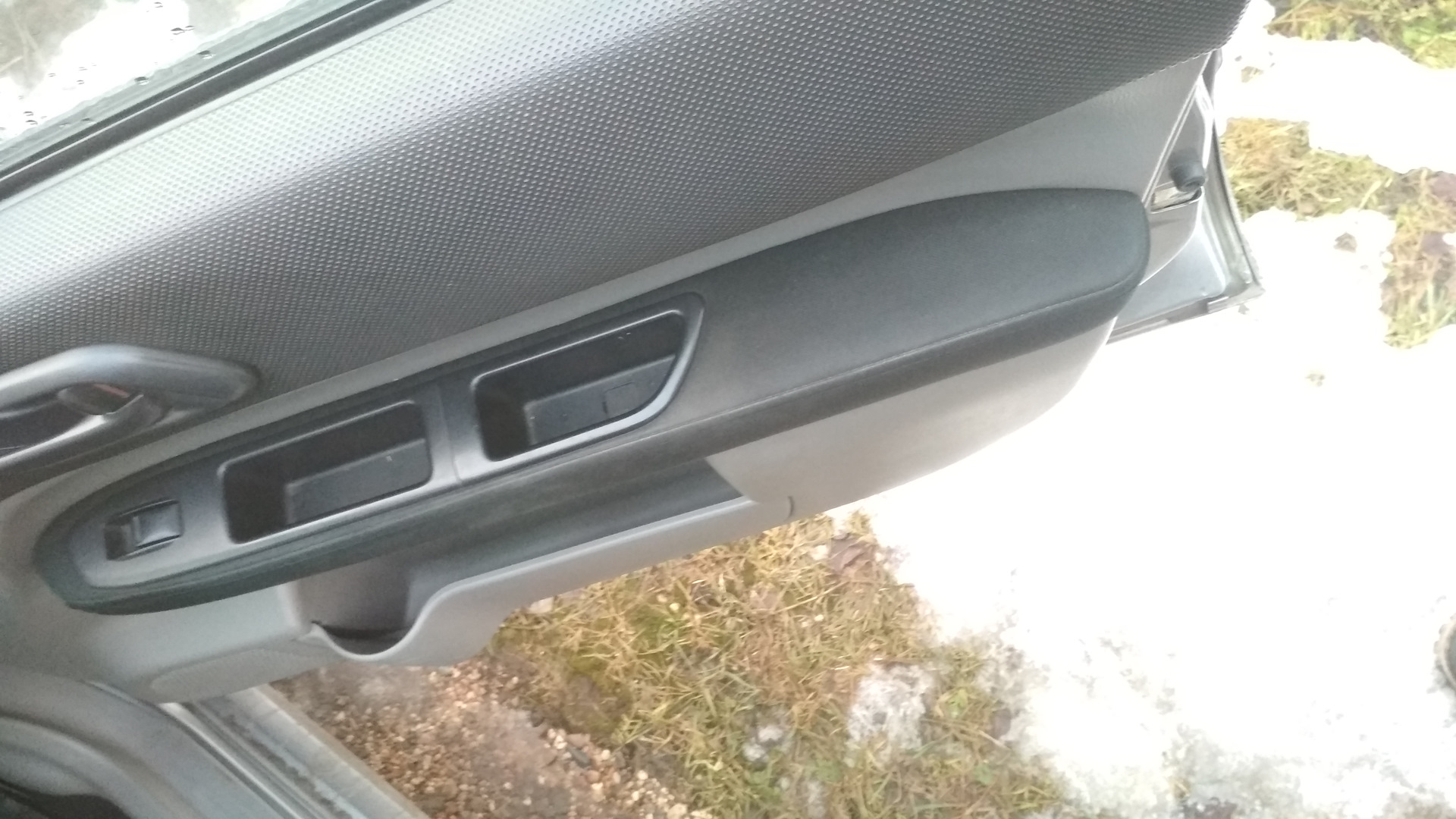 Сверчек в подлокотнике двери — Сообщество «Subaru Forester Club» на DRIVE2