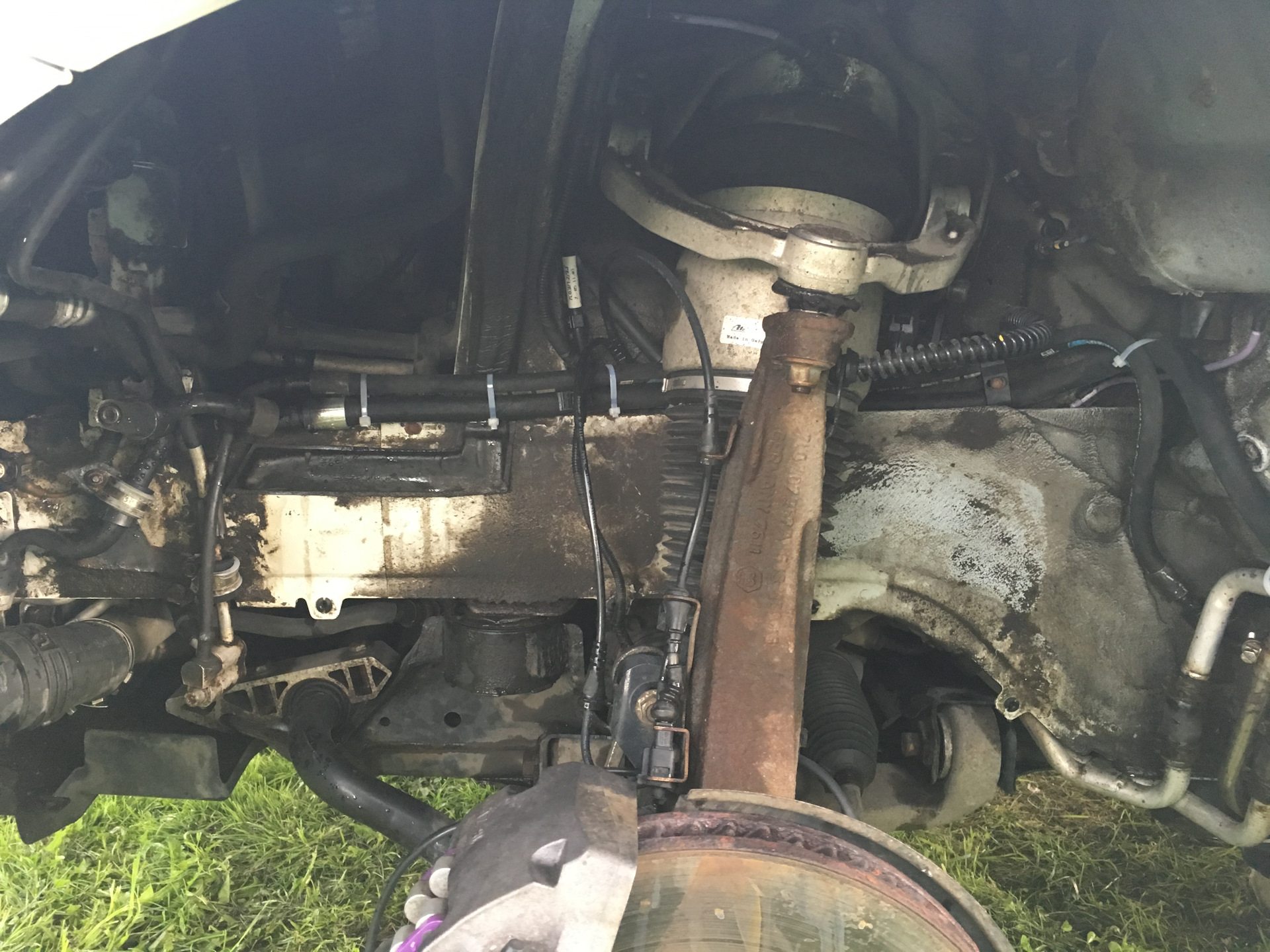 37. Ремонт трубки кондиционера ч.2 — Audi Q7 (1G), 3 л, 2008 года ...