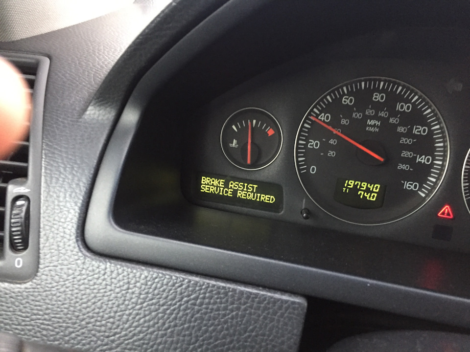 Неуловимый antiskid — Volvo XC90 (1G), 4,4 л, 2005 года наблюдение