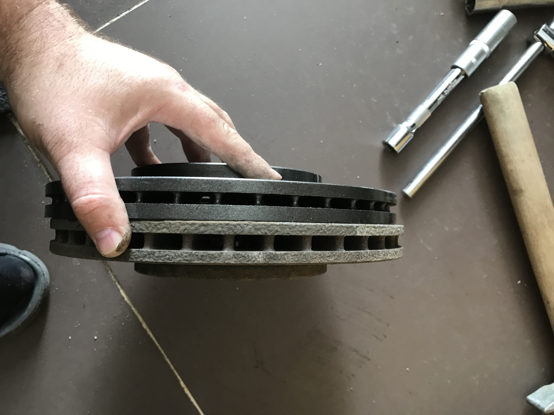 Пороги от Polo GT и замена тормозных дисков и колодок на Brembo ...