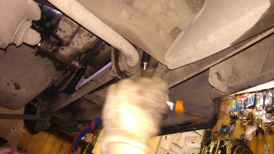 Замена резиновых втулок стабилизатора на полиуретановые — Lada 21070, 1 ...