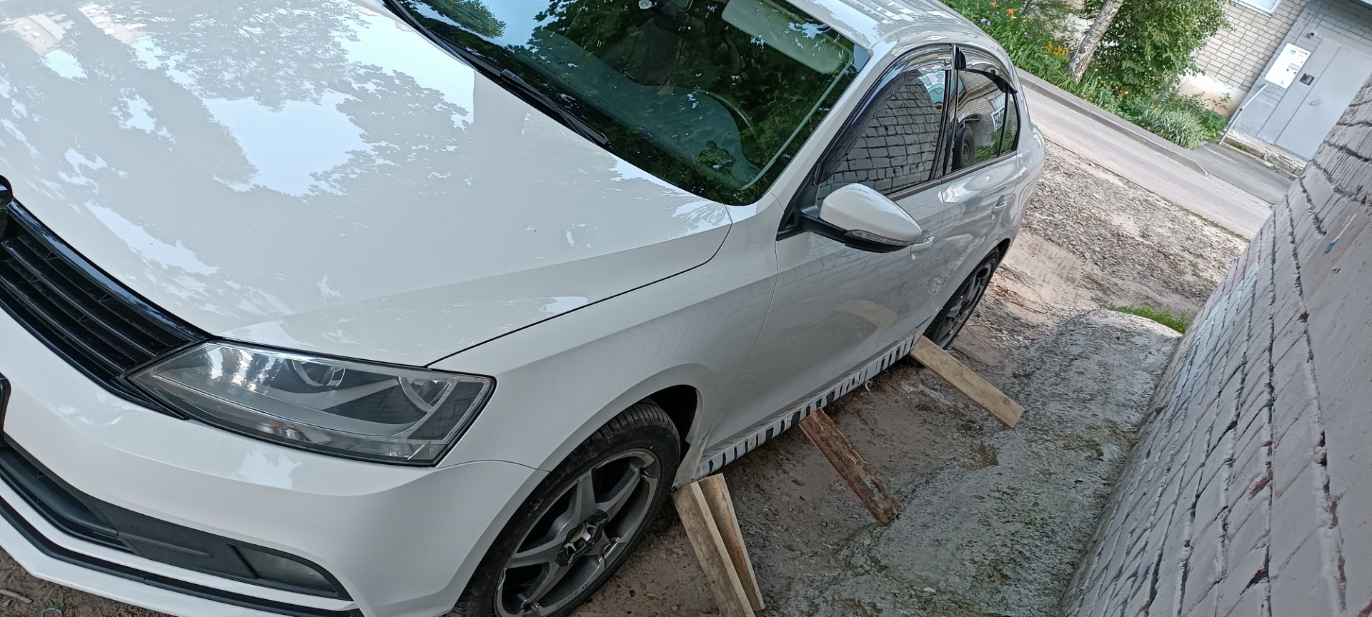 Пороги! — Volkswagen Jetta VI, 1,6 л, 2015 года | стайлинг | DRIVE2