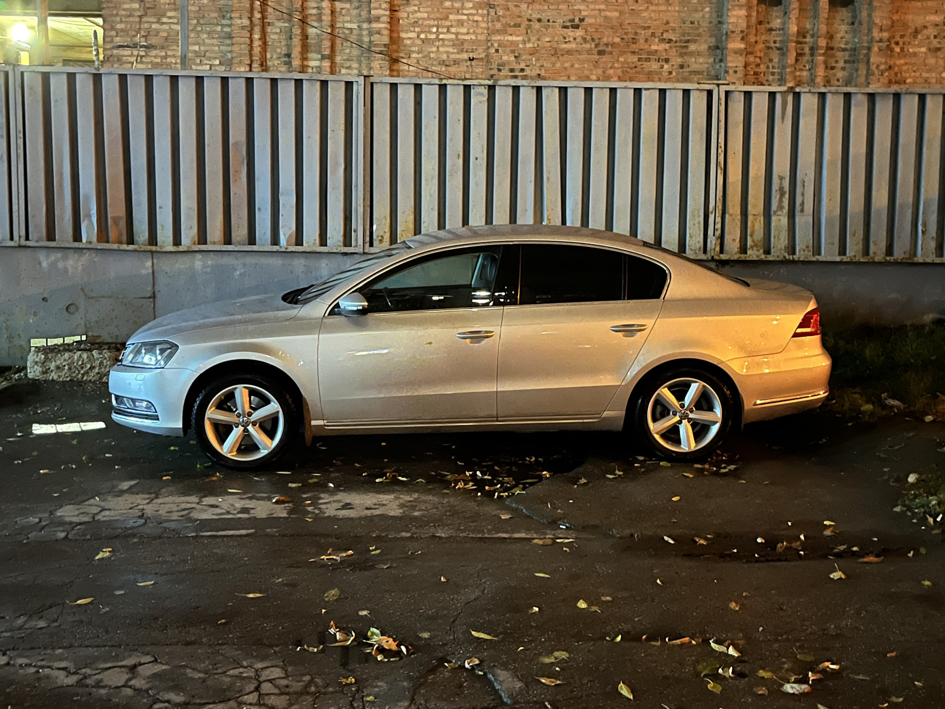 Смена. — Volkswagen Passat B7, 1,8 л, 2012 года | своими руками | DRIVE2