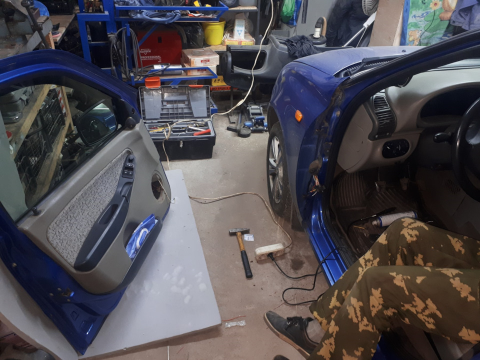 Провисла дверь, ось петли. — Lada Калина седан, 1,6 л, 2007 года ...