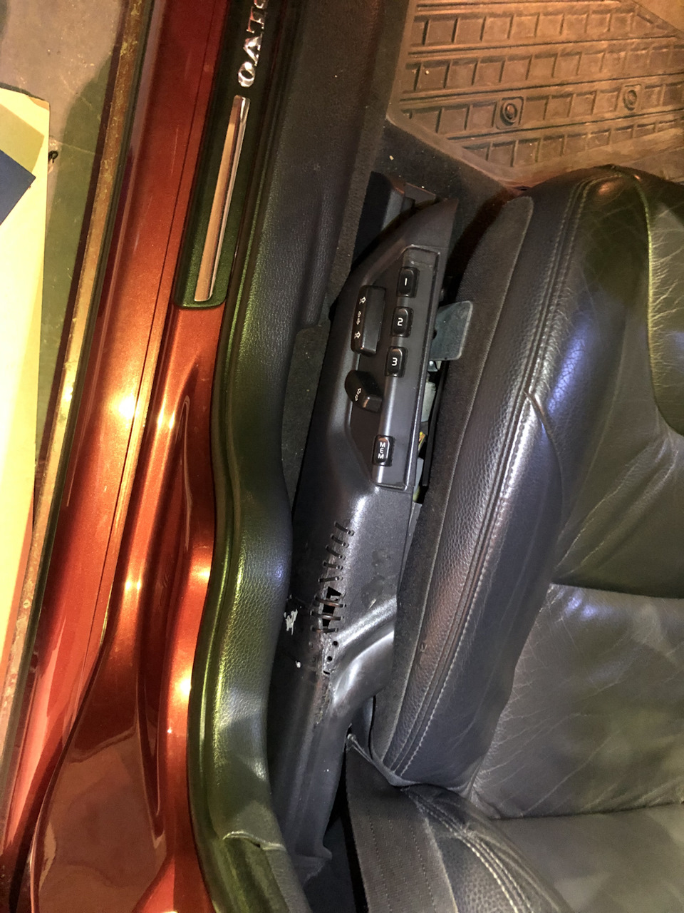 Накладка водительского кресла — Volvo S60 (1G), 2,4 л, 2008 года ...