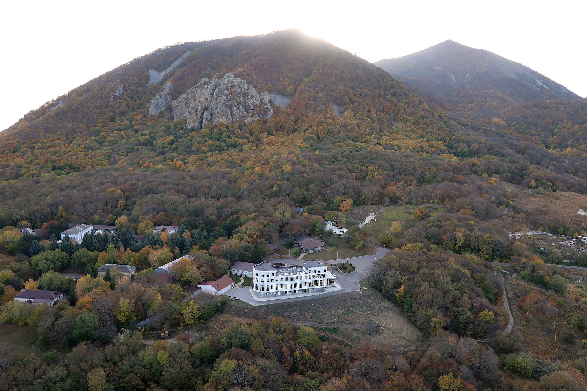 В Железноводске камень на горе