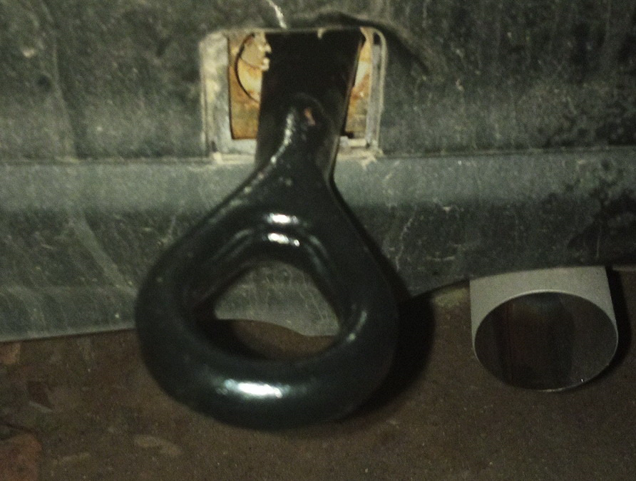 газ 3110 буксировочная петля. петля буксировочная 3302 задняя. буксировочная петля крюк рено мастер 2. буксировочная петля asx. буксировочный крюк мицубиси лансер.