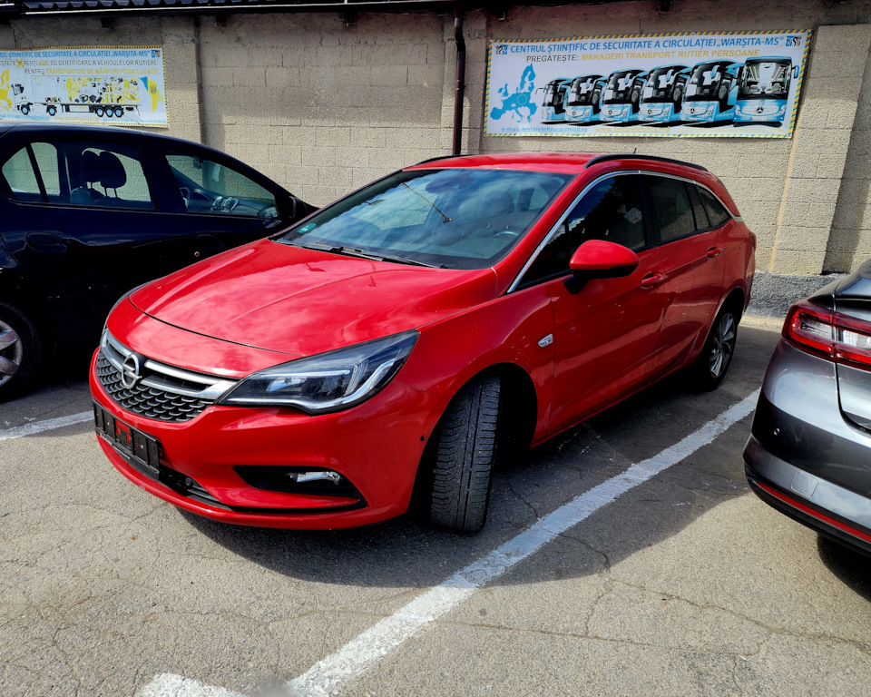 Не хватает датчиков парктроника? Или бампер заменили? — Opel Astra K, 1 ...