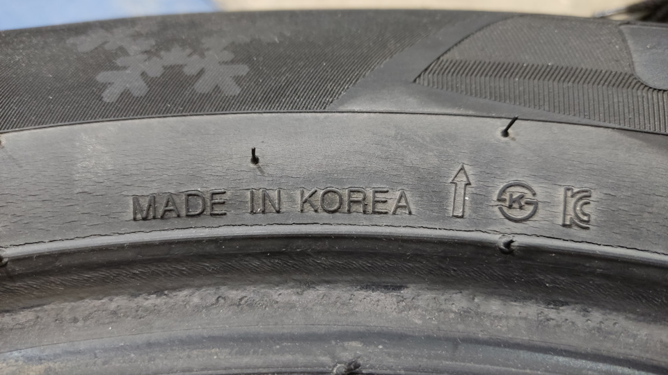 Шины зимние нешипованные Kumho 215/60 R16, литые диски TOYOTA 6,5Jx16 ...