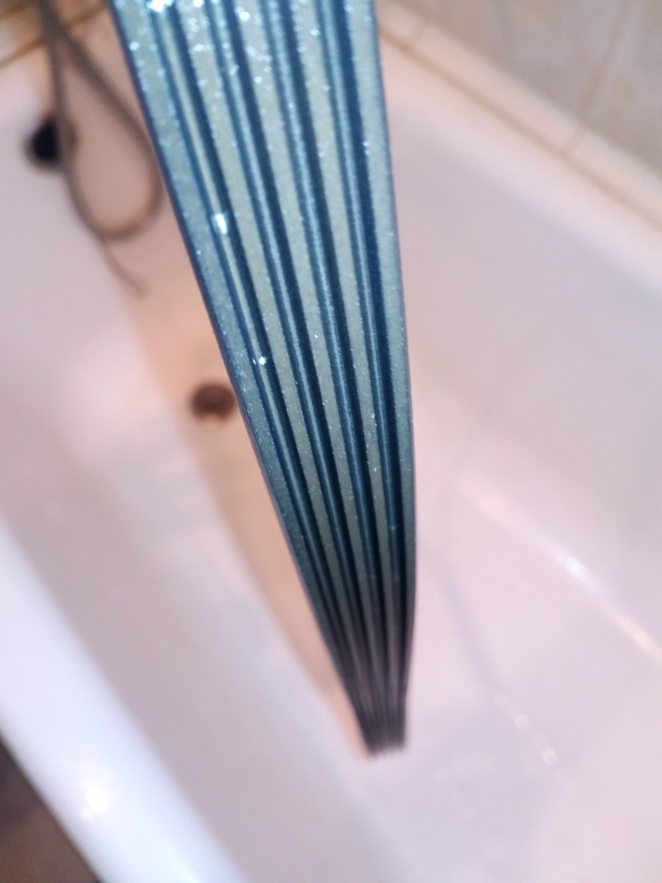 Я не смог найти ни трещин, ни щербин. В багажник про запас. — Opel Astra H