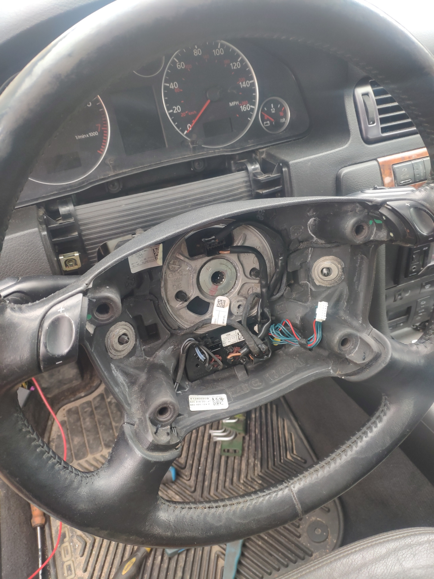 Подключение подогрева руля — Audi Allroad (C5), 2,7 л, 2003 года ...