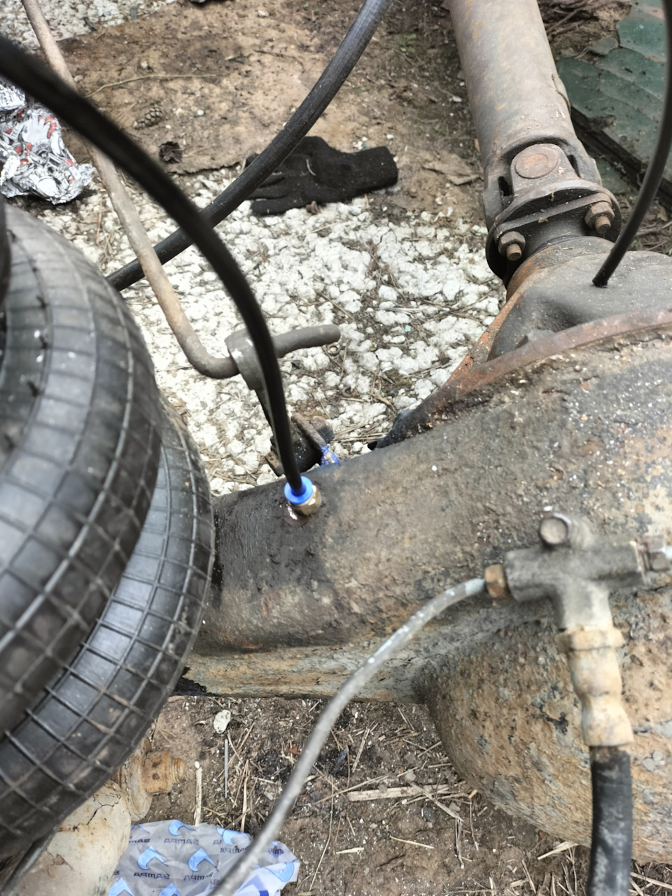 Стандартное действие по выводу сапуна моста — ГАЗ Газель, 2,5 л, 2008 ...