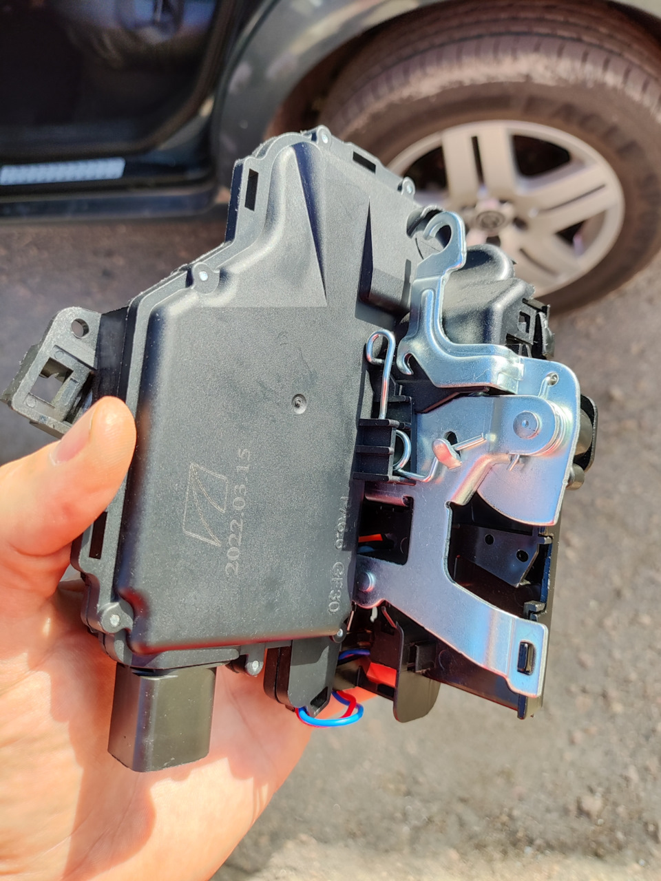 Замок левый задний — Volkswagen Golf Mk4, 1,6 л, 2002 года | поломка ...