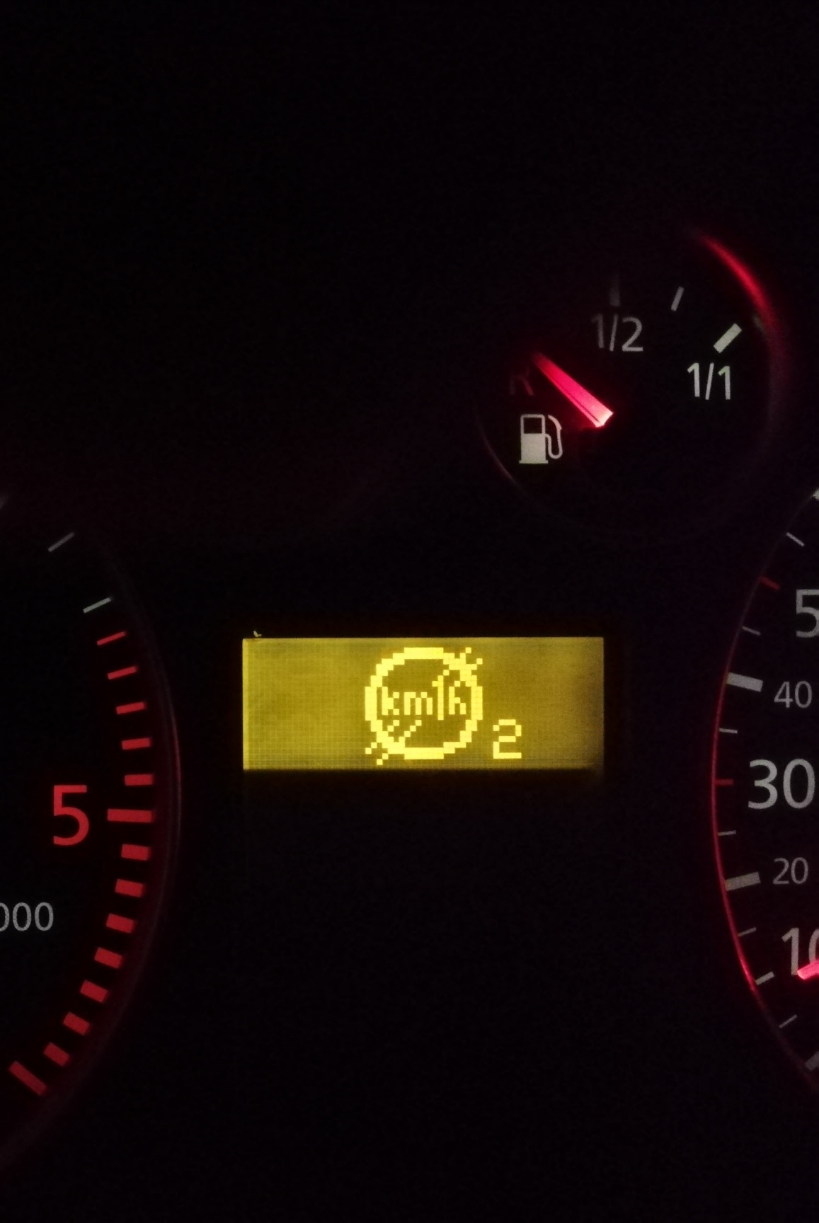 Ауди а6 с5 значки на приборной панели. Ошибки ауди а 6 ц 5. Audi a6 c5 индикатор тормозной. Дисплей ауди а6с5 2000г. Бортовой компьютер ауди а6 с5.