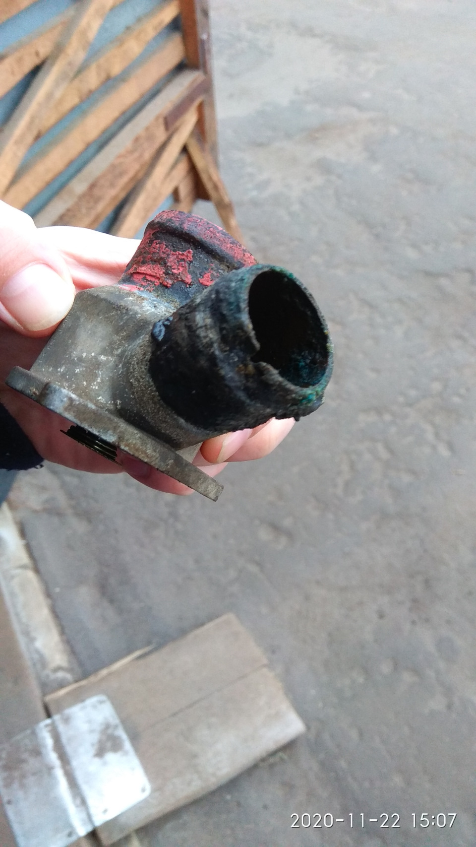 Замена термоэлемента термостата — Lada Калина хэтчбек, 1,6 л, 2006 года ...