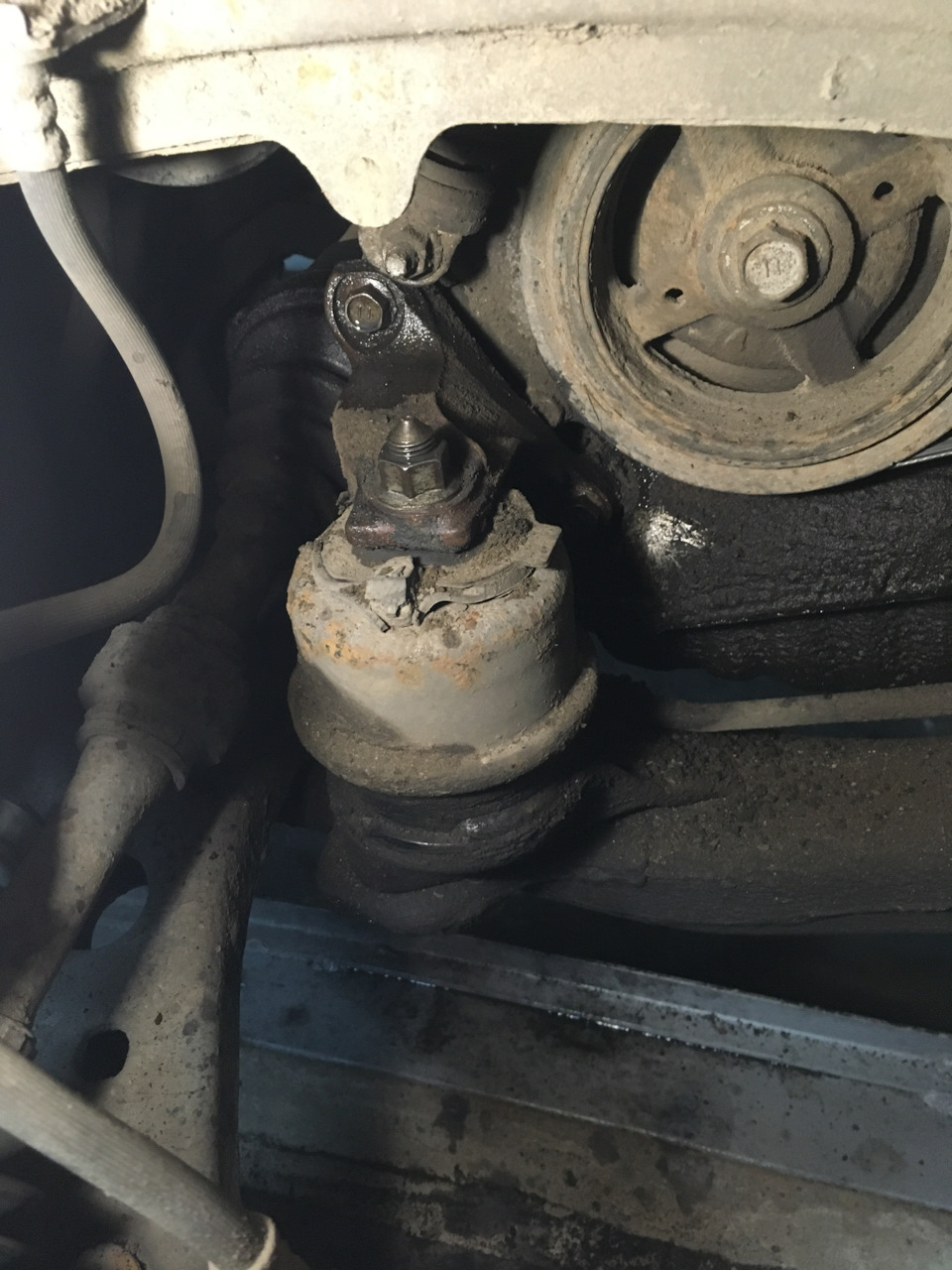 Замена правой подушки двигателя — DRIVE2