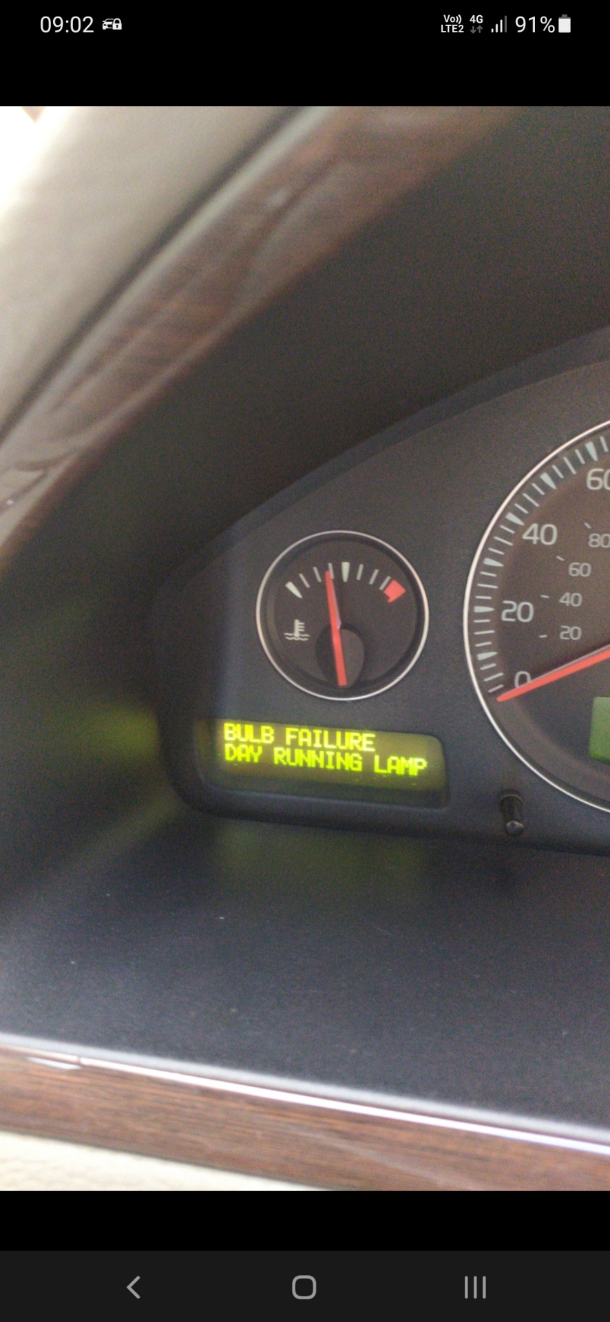 Надпись на приборке BULB FAILURE DAY RUNNING LAMP — Volvo XC90 (1G), 2,5 л, 2004 года поломка