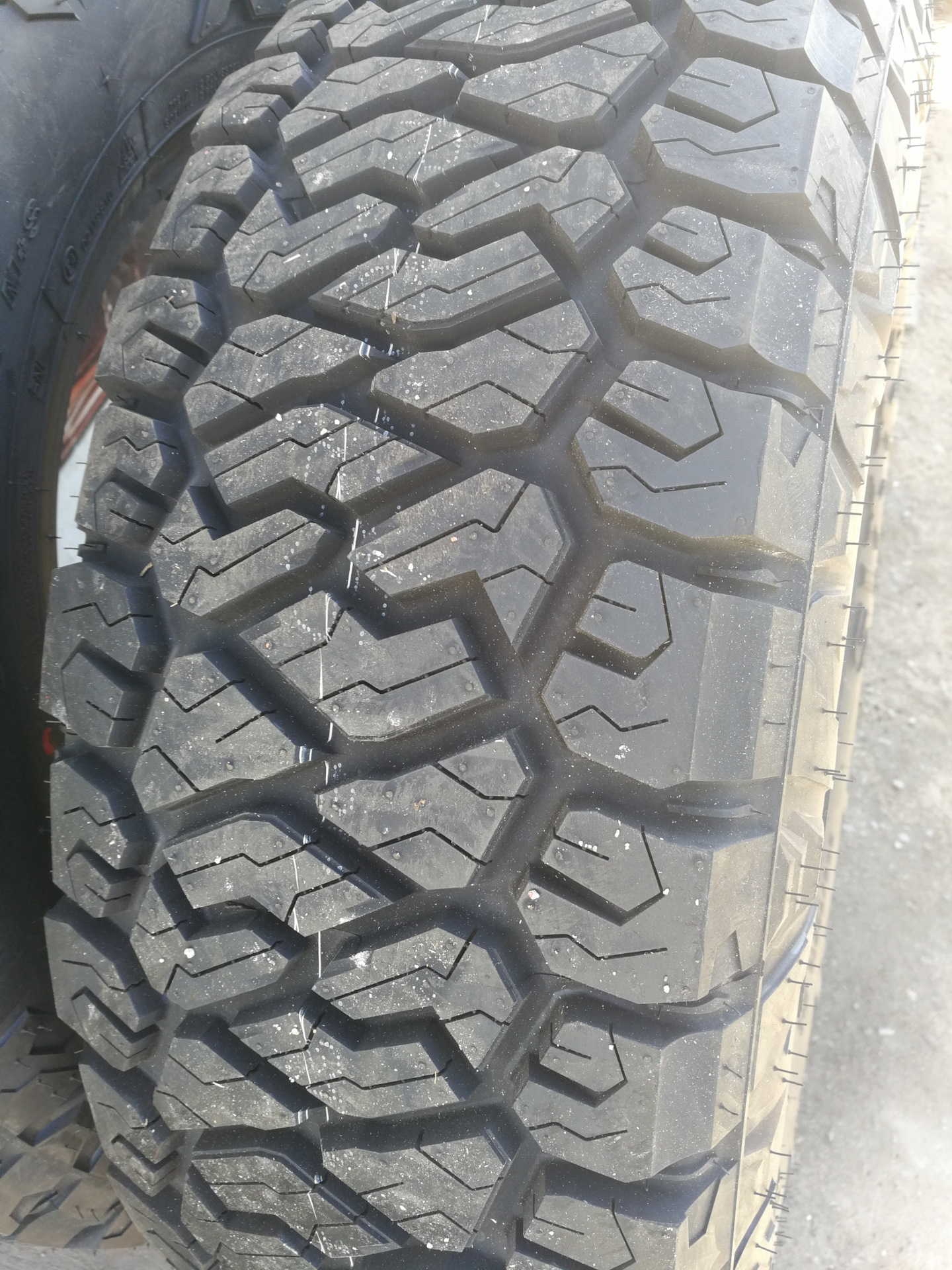 maxxis razr at-811 — ГАЗ Соболь 4х4, 2,8 л, 2016 года | шины | DRIVE2