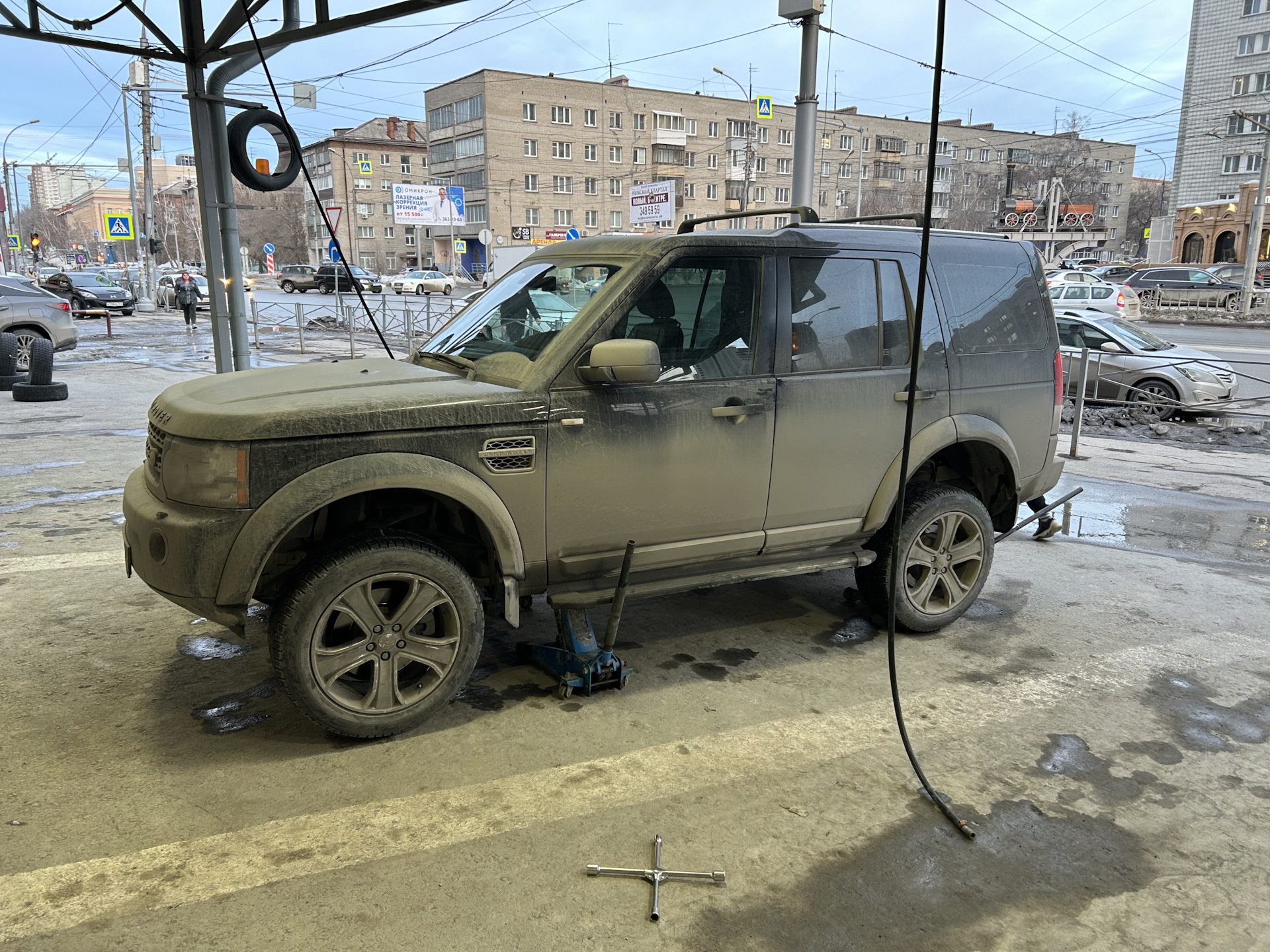 Вибрация на скорости 110-130 км — Land Rover Discovery IV, 3 л, 2009 года |  шины | DRIVE2