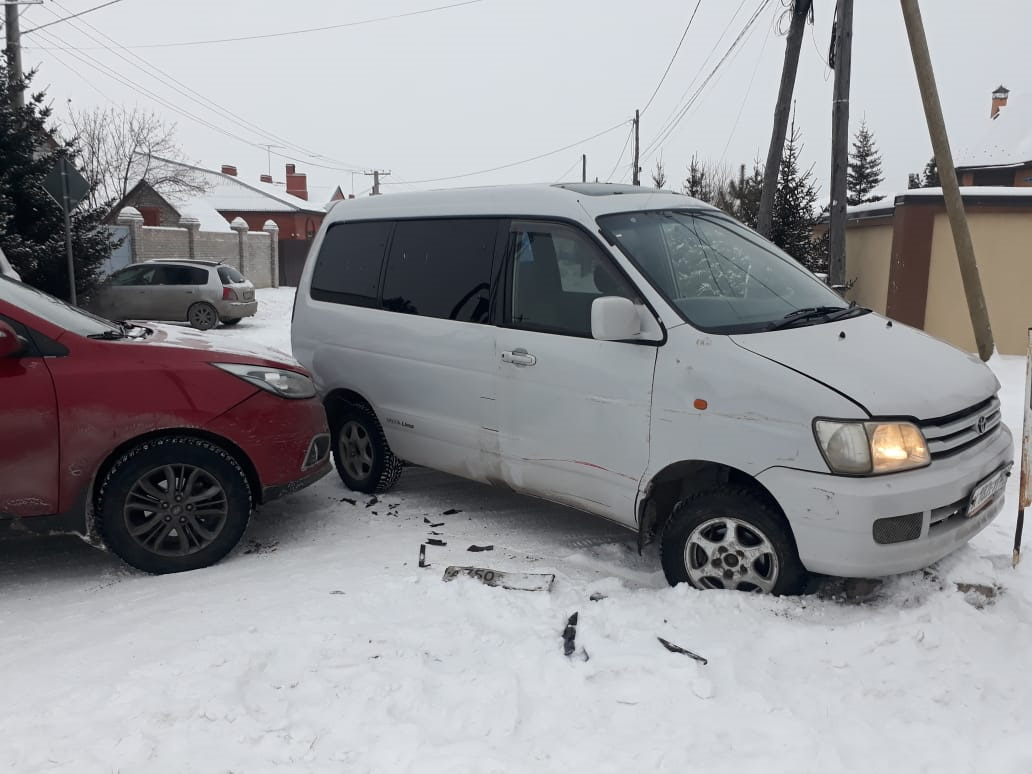 Тойота таун айс ноах в иркутске