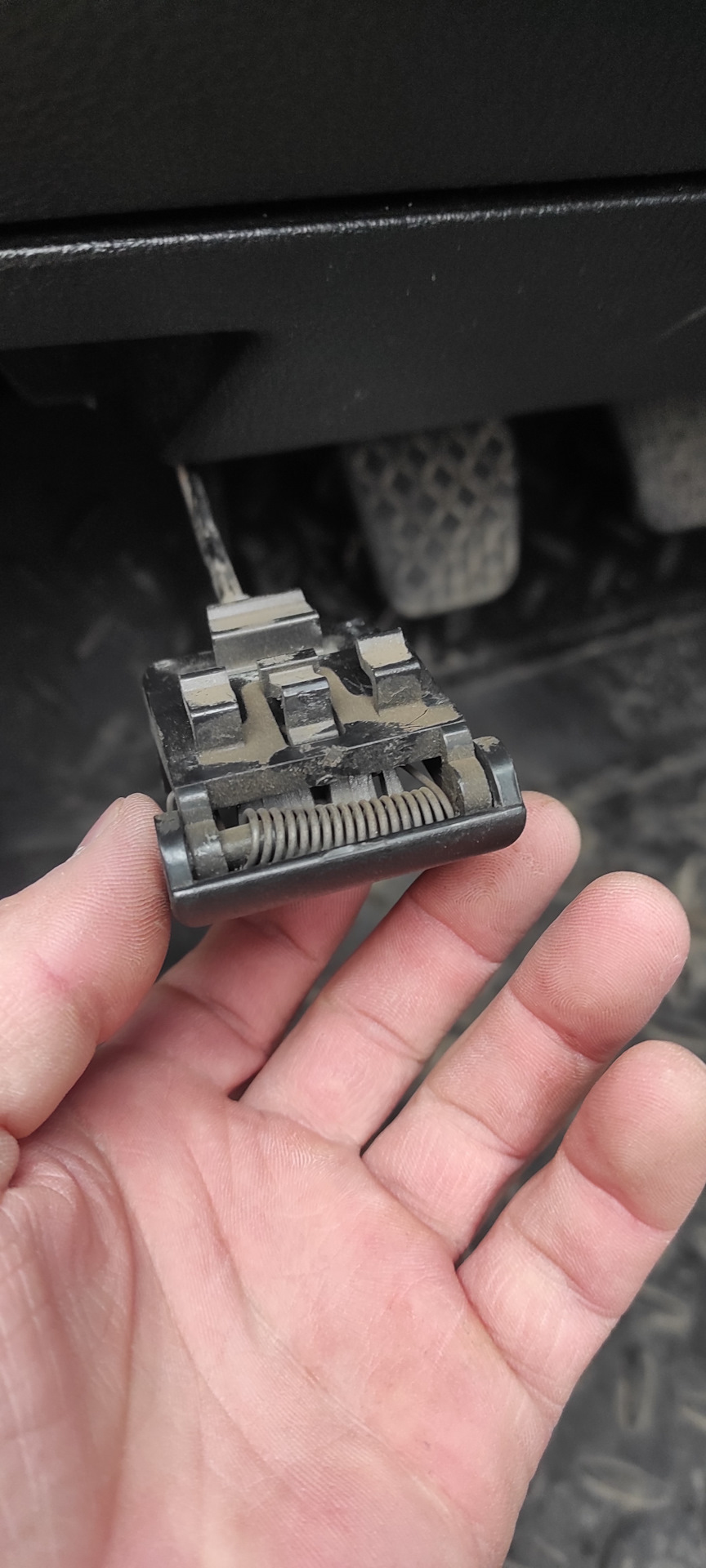 Тем у кого сигналка Шерхан 5, перенос ДТ салона под капот или как я ...