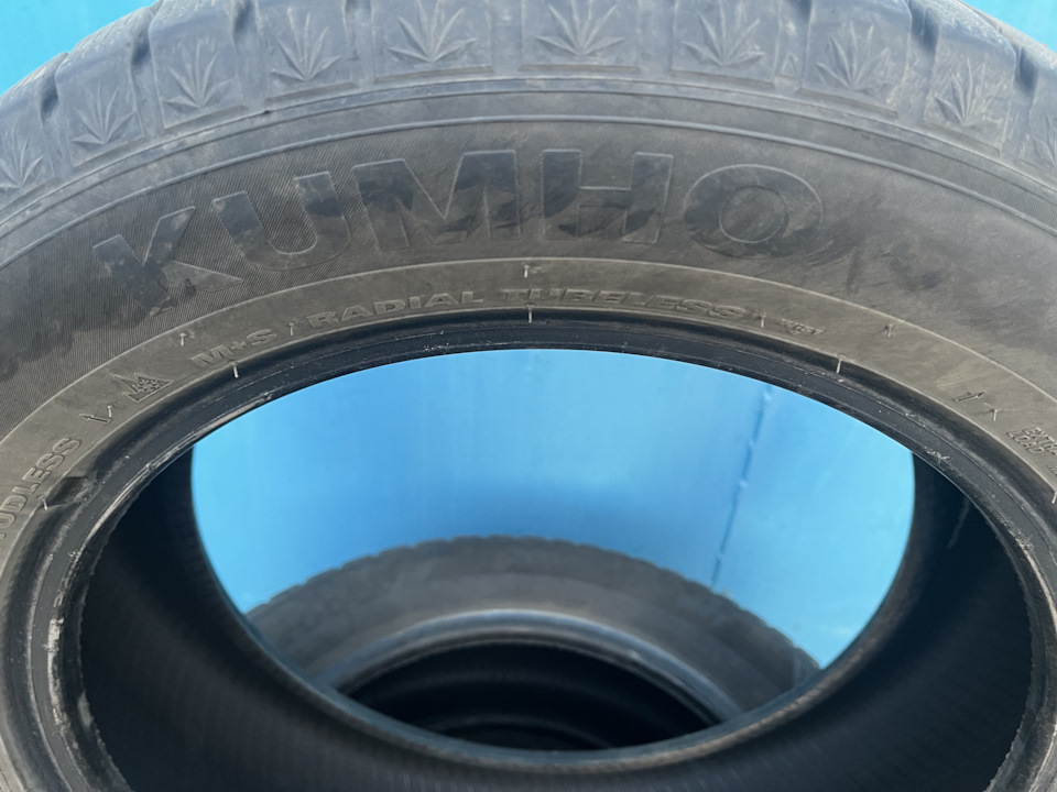 Шины зимние нешипованные Kumho 205/55 R16 на BMW 1 series (E81/E87). Б ...