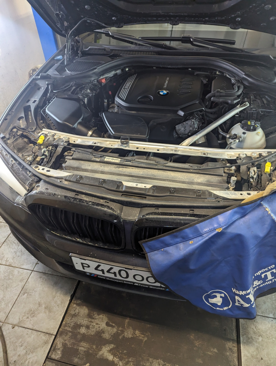 Замена мотора жалюзей без съема бампера — BMW 5 series Touring (G31), 2 ...