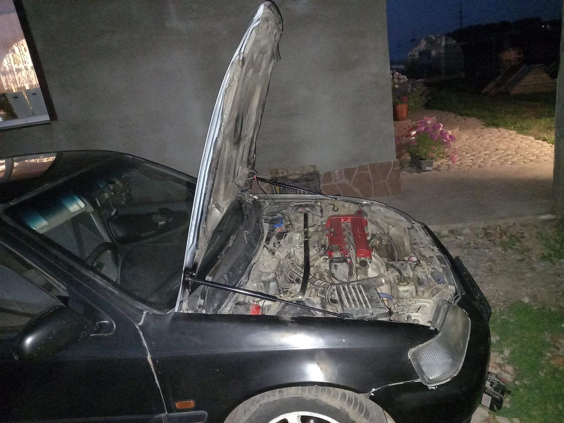 Установка газлифтов на капотину — Honda Domani (MA), 1,8 л, 1993 года ...