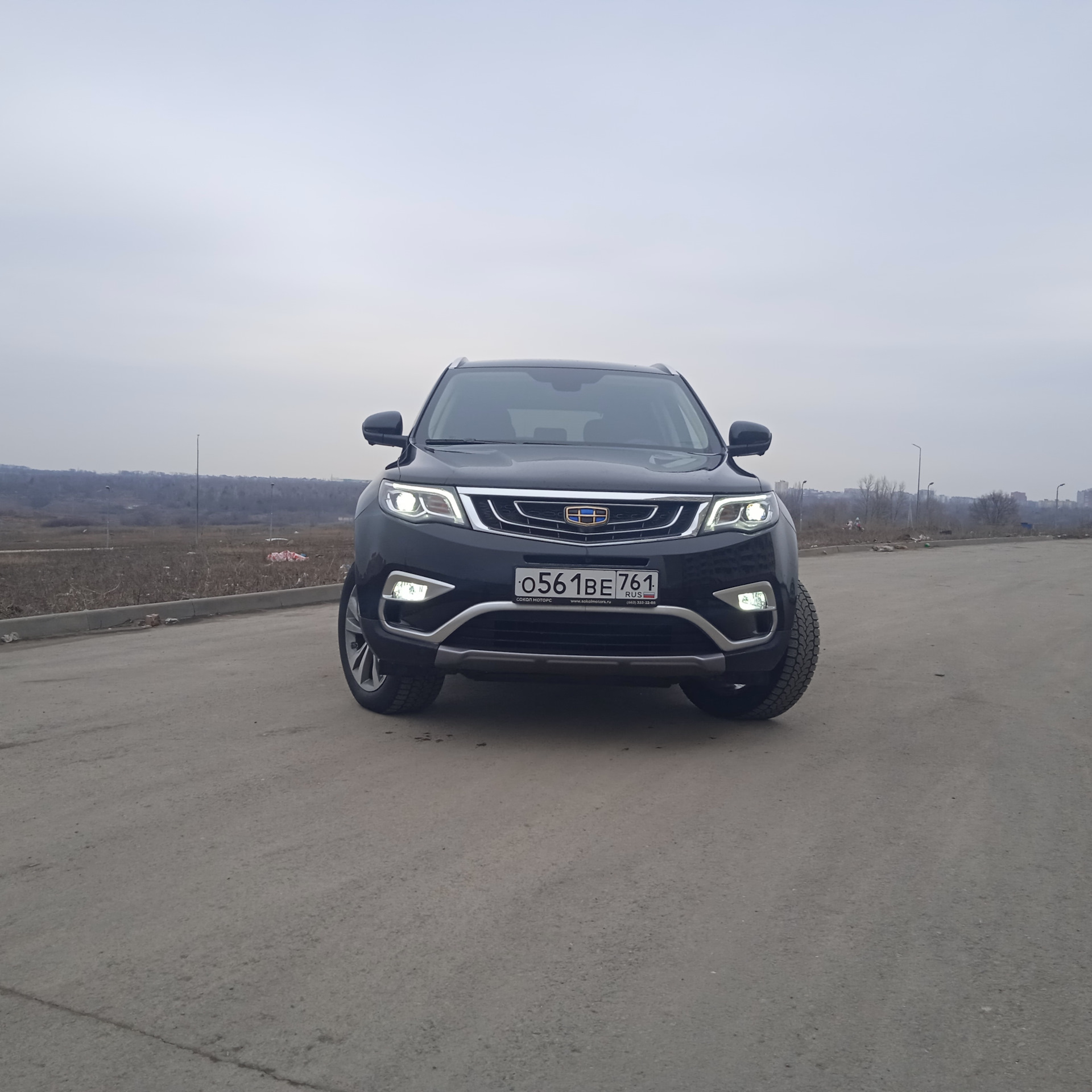 Птф джили атлас. Лампочки в противотуманки Geely Atlas. Geely Atlas противотуманные фары. Лампочки в ПТФ Джили атлас. ПТФ Джили атлас 2