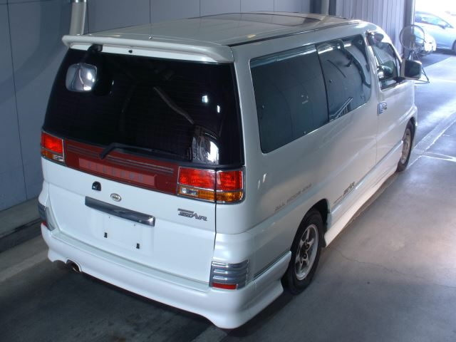 Nissan Elgrand e50